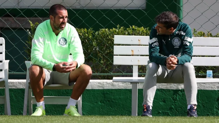 Palmeiras: auxiliar conta segredo sobre viagem de Abel Ferreira a Portugal