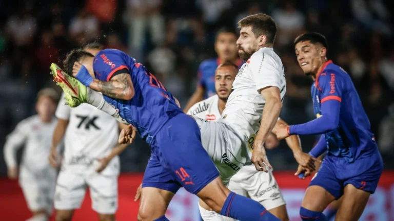 Santos abre virada, mas RB Bragantino reage e duelo termina em empate