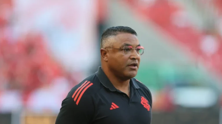Presidente do Inter explica motivo da demora para demitir Roger Machado