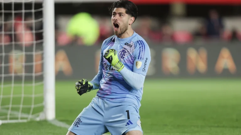 Rossi prometeu classificar o Flamengo contra Estudiantes, diz Filipe Luís