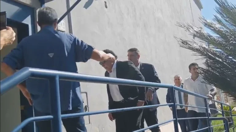 Senadores visitam Zambelli em prisão na Itália e alegam “perseguição”