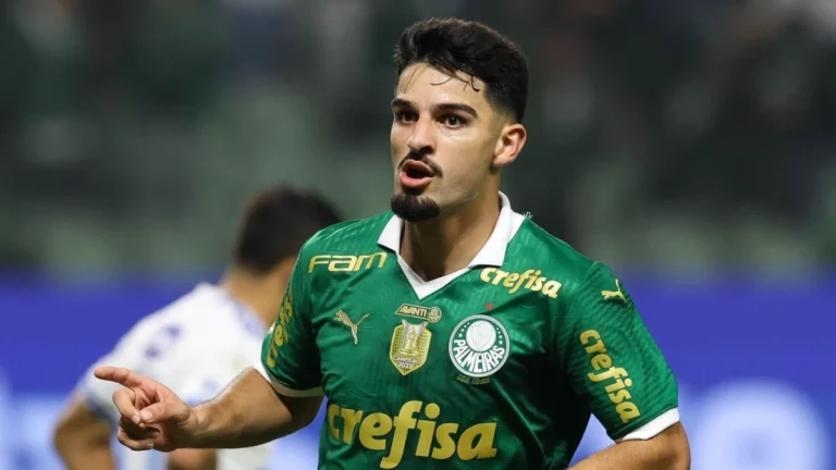 Palmeiras negocia renovação de contrato com titular do ataque