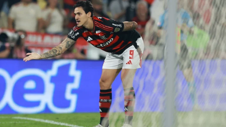 Pedro iguala Bebeto e se torna oitavo maior artilheiro do Flamengo; veja