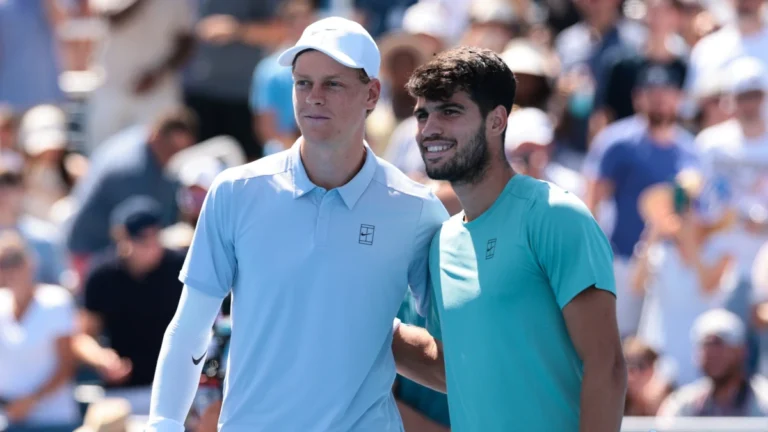 Alcaraz e Sinner protagonizaram triângulo amoroso com modelo, afirma site