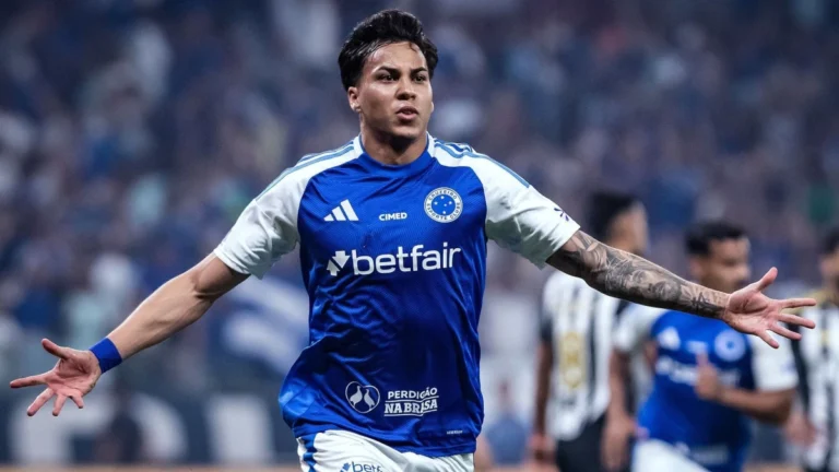 Copa do Brasil: Kaio Jorge decide, Cruzeiro vence Atlético e avança à semi