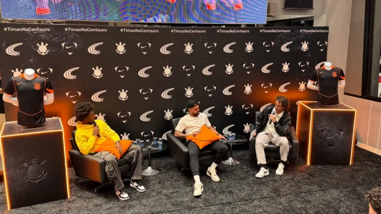 Corinthians: evento de camisa tem resenha com Bidu e revelação de Andreoli