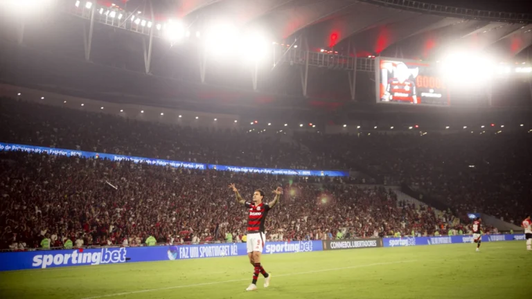 Flamengo x Estudiantes tem maior público da história do “novo Maracanã”