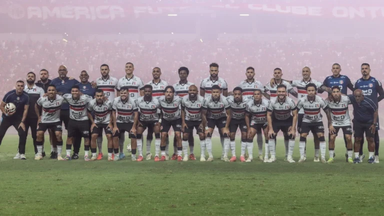 Santa Cruz segura o Maranhão e avança à decisão da Série D