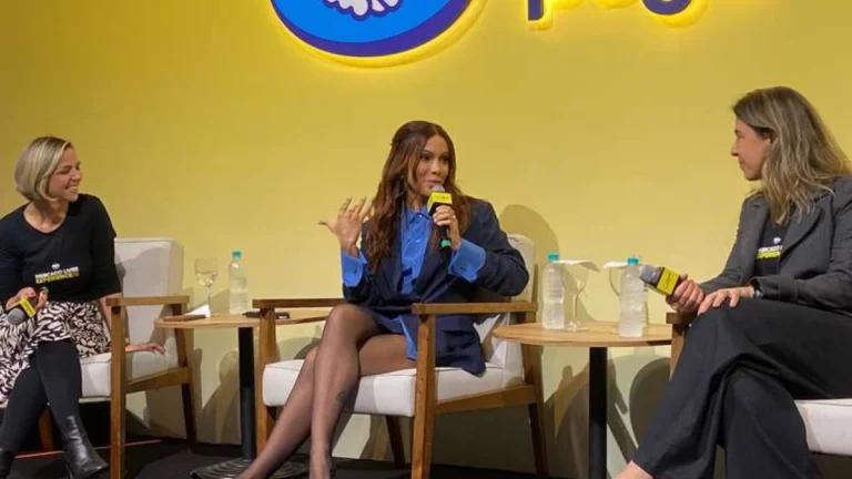 Anitta revela prejuízo com turnê de carnaval: ‘Perdemos muito dinheiro no início’
