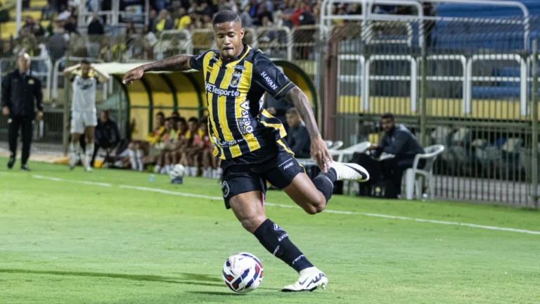 Ex-Vasco volta a jogar na Série B após mais de dois anos banido do futebol