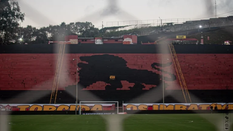Vitória x Corinthians: escalações e onde assistir ao jogo do Brasileirão