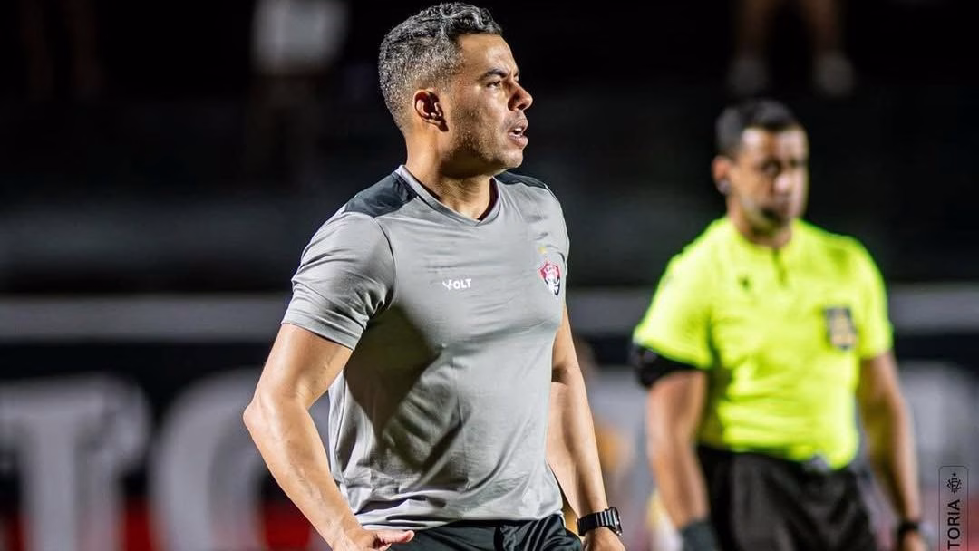 Vitória: Jair Ventura tenta quebrar tabu de 10 anos em clássico Ba-Vi
