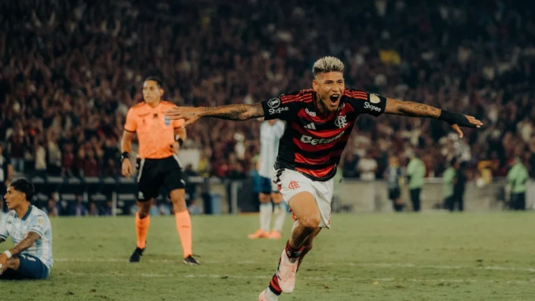 Herói, Carrascal exalta vitória do Flamengo em casa e se declara à torcida
