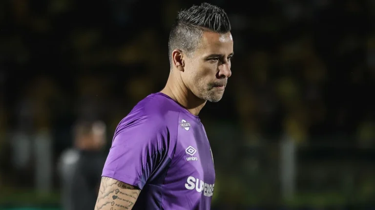 Fábio atinge mais uma marca histórica com a camisa do Fluminense