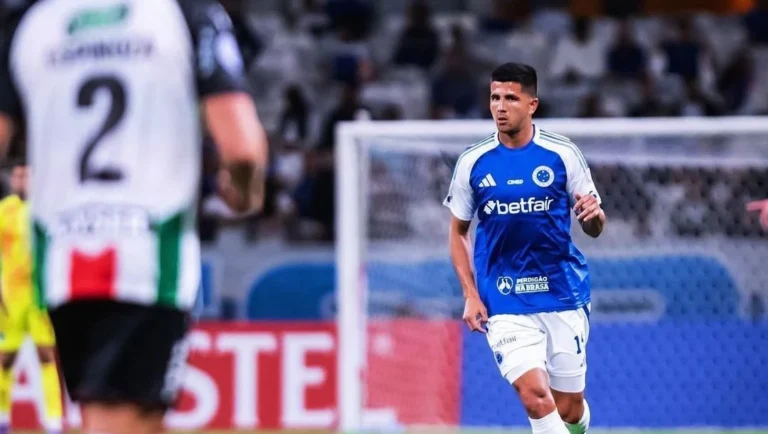 Jogador surpreende e revela tentativas para sair do Cruzeiro