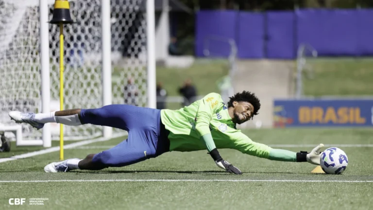 Seleção: Ancelotti confirma Hugo Souza de titular na próxima Data Fifa