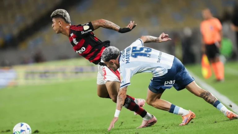 Carrascal decide, e Flamengo vence Racing no Maracanã pela Libertadores