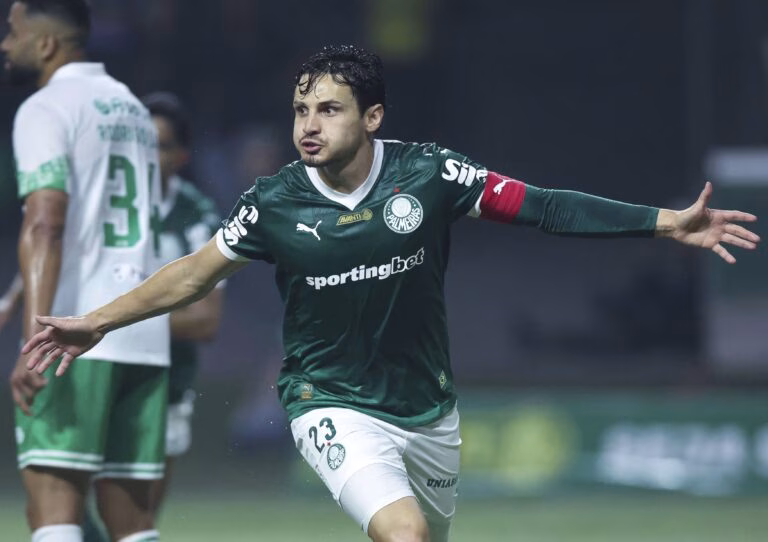 Palmeiras mostra futebol de líder e goleia o Juventude pelo Brasileiro