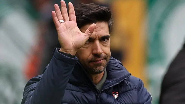 Abel Ferreira joga a toalha e diz que Brasileirão está “entregue” ao Flamengo