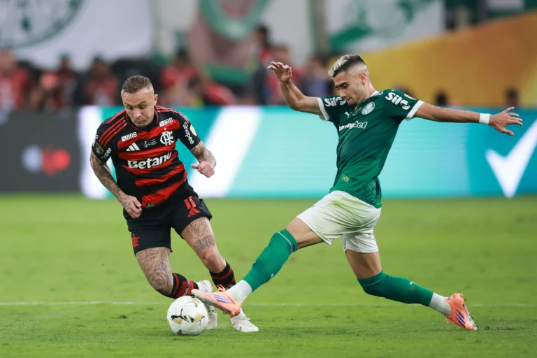 Flamengo provoca Andreas Pereira e Palmeiras após título da Libertadores