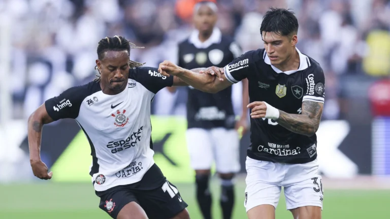 Brasileiro: Corinthians e Botafogo empatam em jogo elétrico de quatro gols