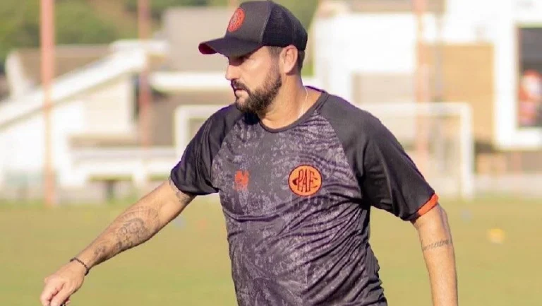 Ídolo de Corinthians e São Paulo virá técnico de clube mineiro