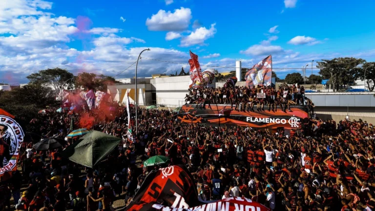 Xenofobia? Recepção da torcida do Flamengo vira polêmica entre jornalistas