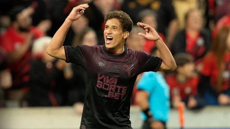 Athletico-PR vence o América-MG dentro de casa e confirma o acesso à elite