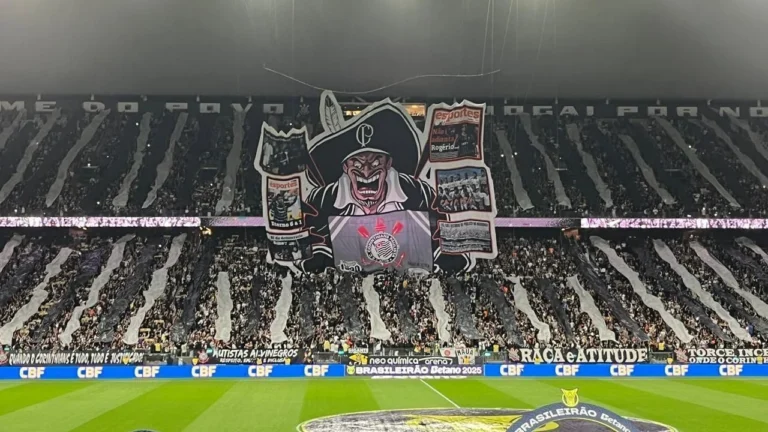 Torcida do Corinthians provoca São Paulo e relembra clássicos históricos