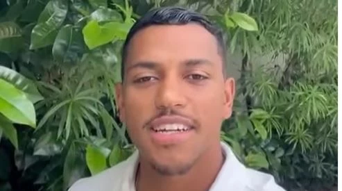 Coritiba anuncia a contratação de Pedro Rocha, artilheiro da Série B