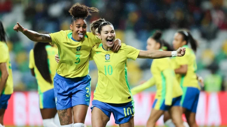 Com time alternativo, Brasil goleia Portugal no último amistoso do ano