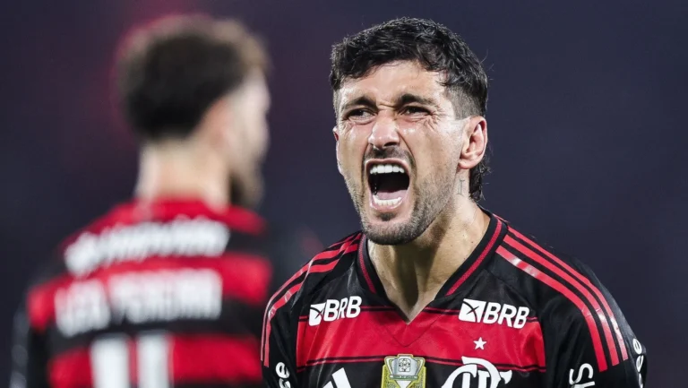 Arrascaeta termina como o jogador com mais assistências no Brasileirão