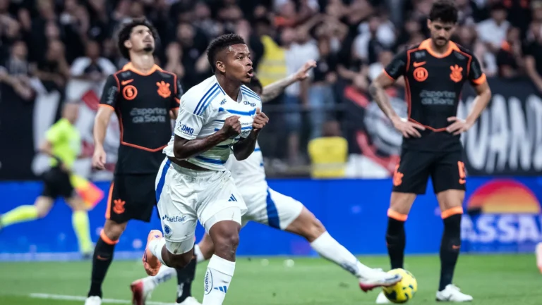 Destaque de Corinthians x Cruzeiro, Arroyo usa “Jr” em homenagem a Neymar