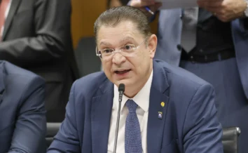 SAFs: Aumentar impostos para 8,5% seria sobrecarregar clubes, diz Sóstenes