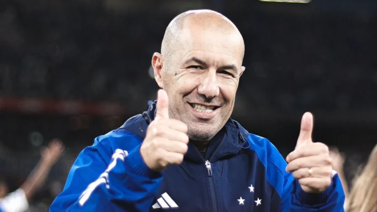 Leonardo Jardim elenca pontos de melhorias para o futebol brasileiro