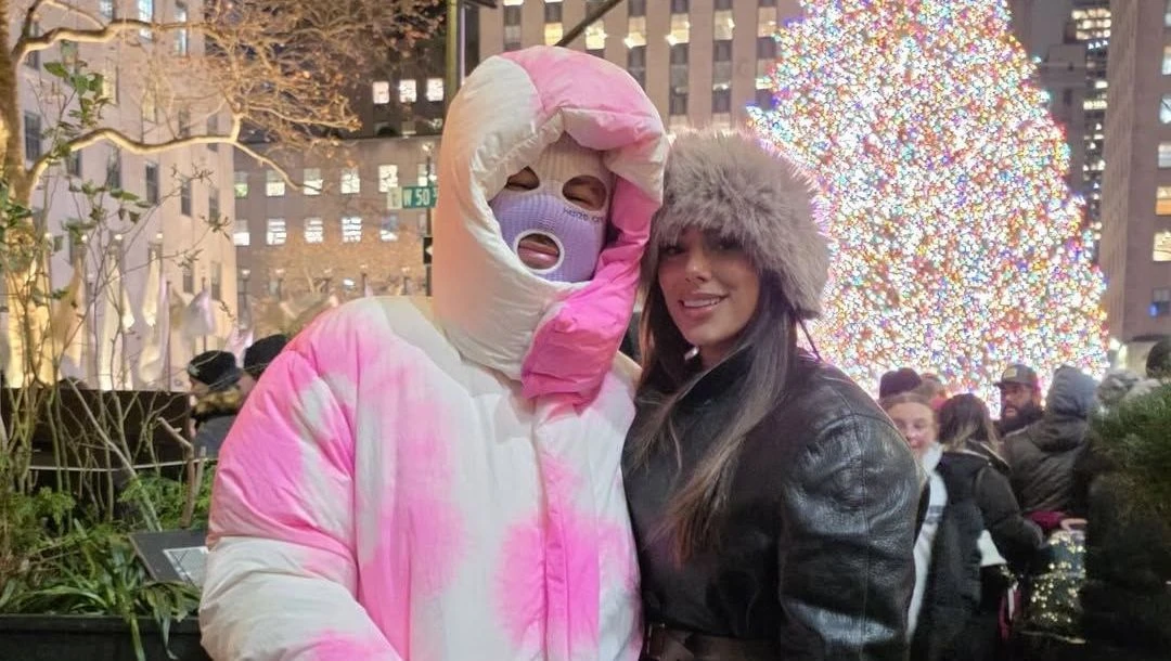 Neymar usa disfarce para turistar em Nova York com Bruna Biancardi; veja