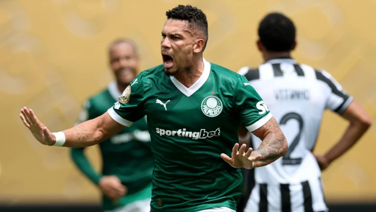 Paulinho supera dor “insuportável” e tem prazo para voltar ao Palmeiras