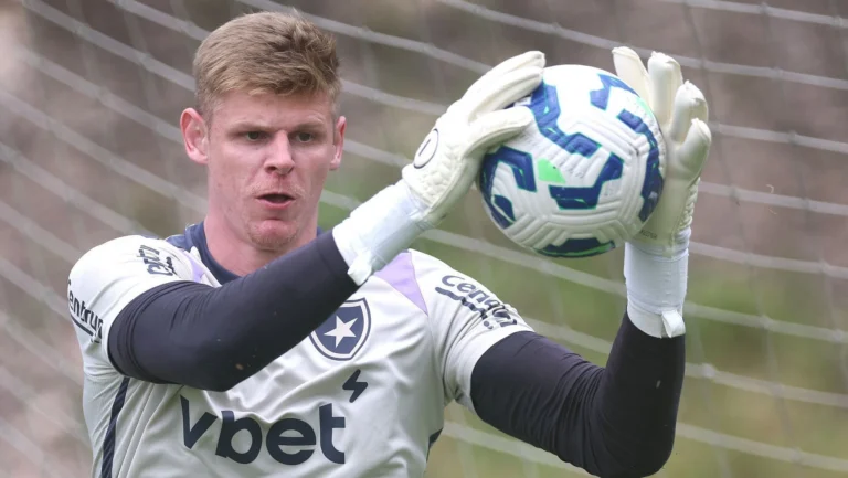 Botafogo: Ancelotti terá terceiro goleiro como titular contra o Cruzeiro