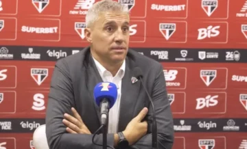 São Paulo: Crespo é direto sobre saída de Alisson para o Corinthians