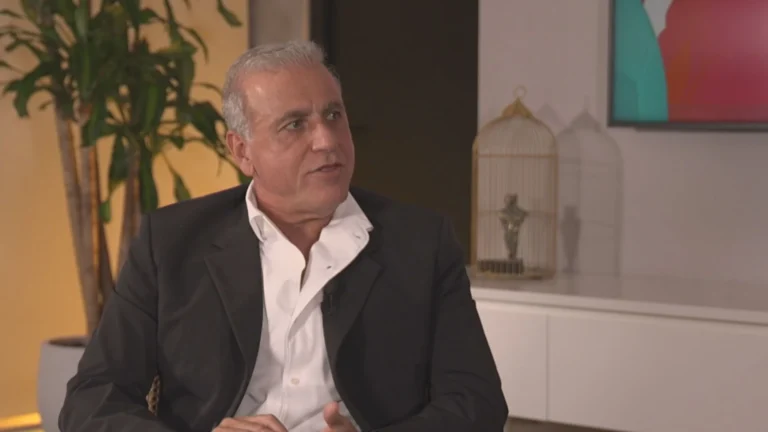 Empresário defende fair play financeiro e ironiza “luvas mensais”