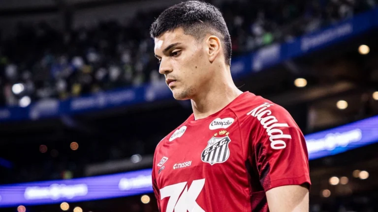 Gabriel Brazão, do Santos, é direto sobre interesse do Flamengo