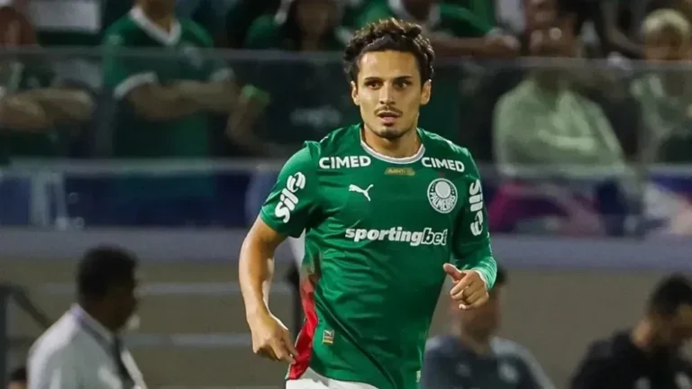 Raphael Veiga fica perto de trocar Palmeiras pelo América-MEX