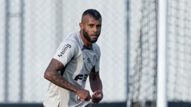 Corinthians toma decisão sobre Alex Santana após empréstimo ao Grêmio