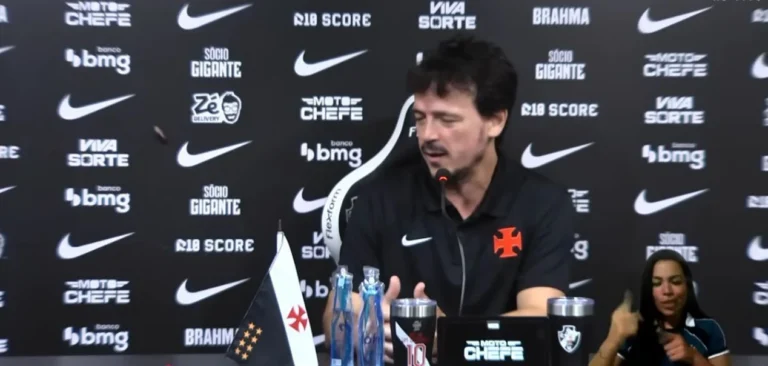 Barata rouba a cena em coletiva de Fernando Diniz no Vasco; veja