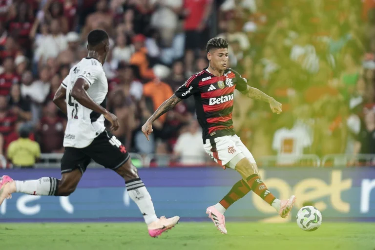 Flamengo x Vasco: escalações e onde assistir ao Clássico dos Milhões