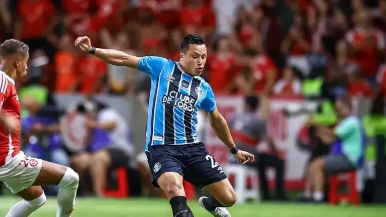 Marlon, do Grêmio, dispara contra Barcellos: “Compraram a arbitragem cedo”