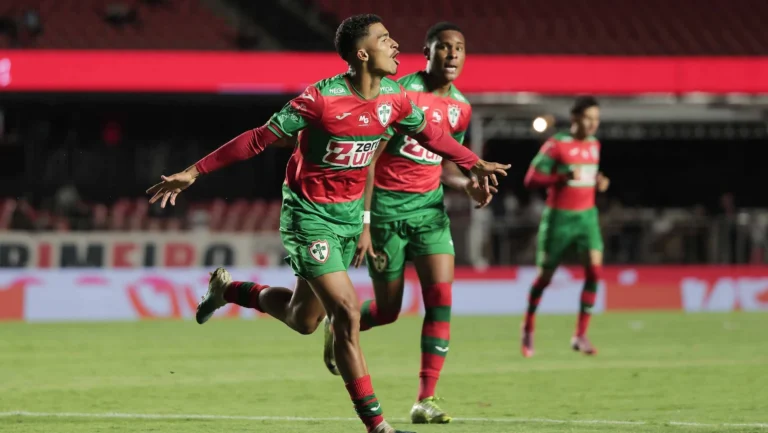 São Paulo perde para Portuguesa, que quebra jejum de mais de 12 anos
