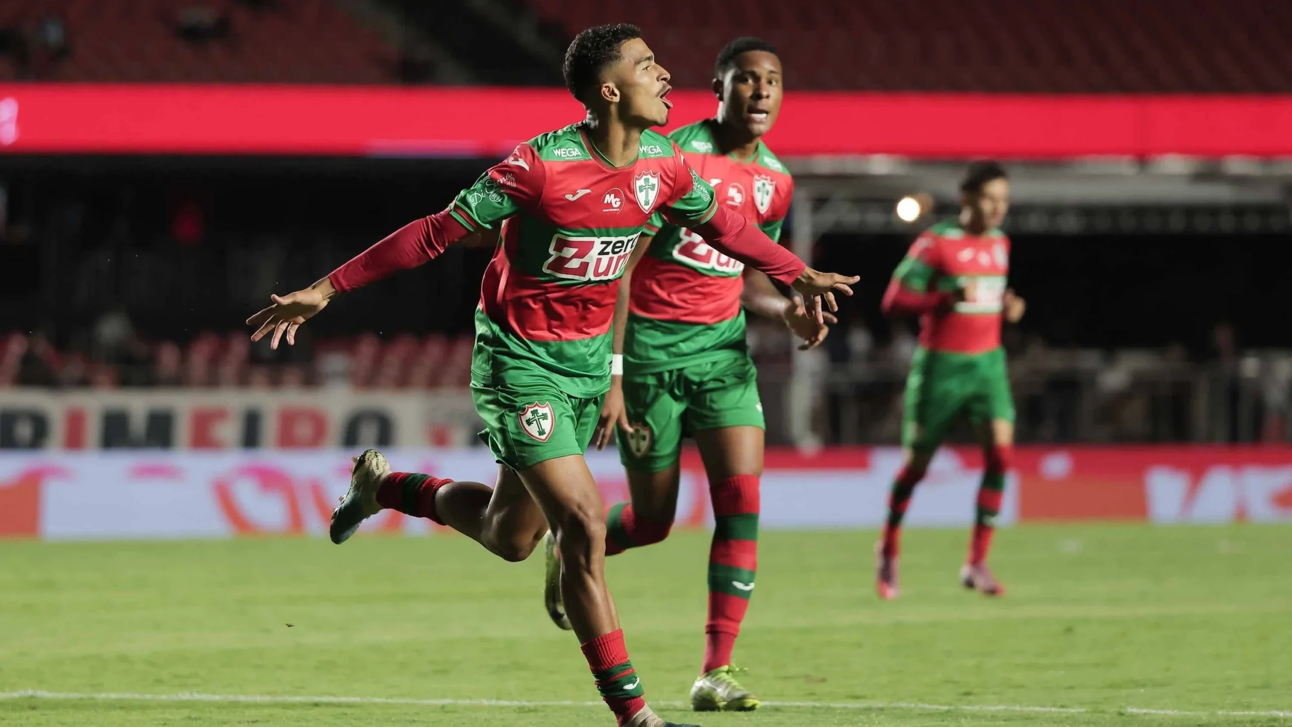 São Paulo perde para Portuguesa, que quebra jejum de mais de 12 anos