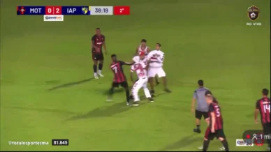 Torcedores invadem gramado e agridem jogadores no Maranhense; assista