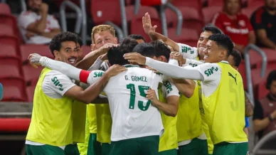 Palmeiras vence Inter fora de casa e assume liderança do Brasileirão